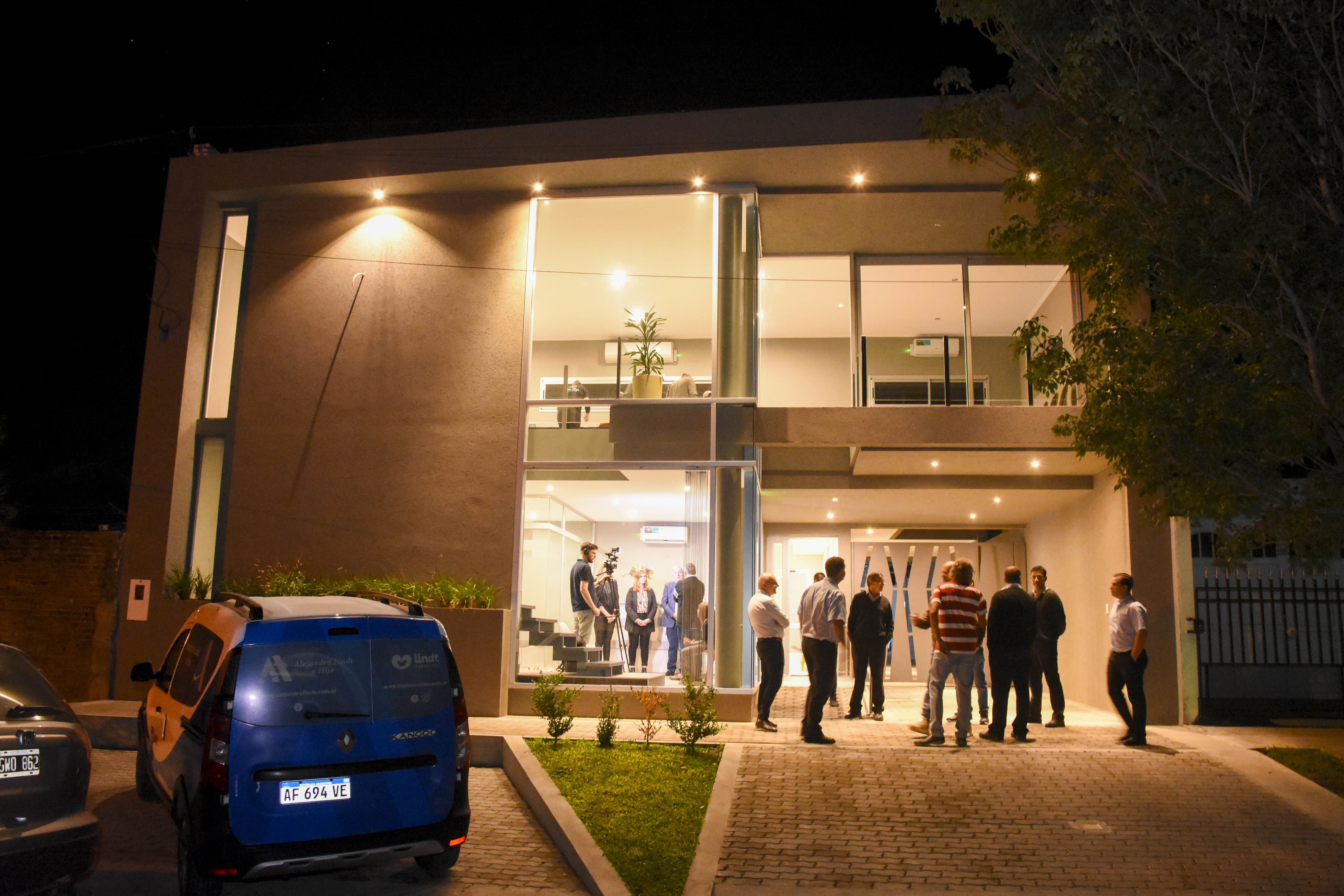 Alejandro Lindt e Hijo celebró su aniversario inaugurando nueva sala en Ramírez